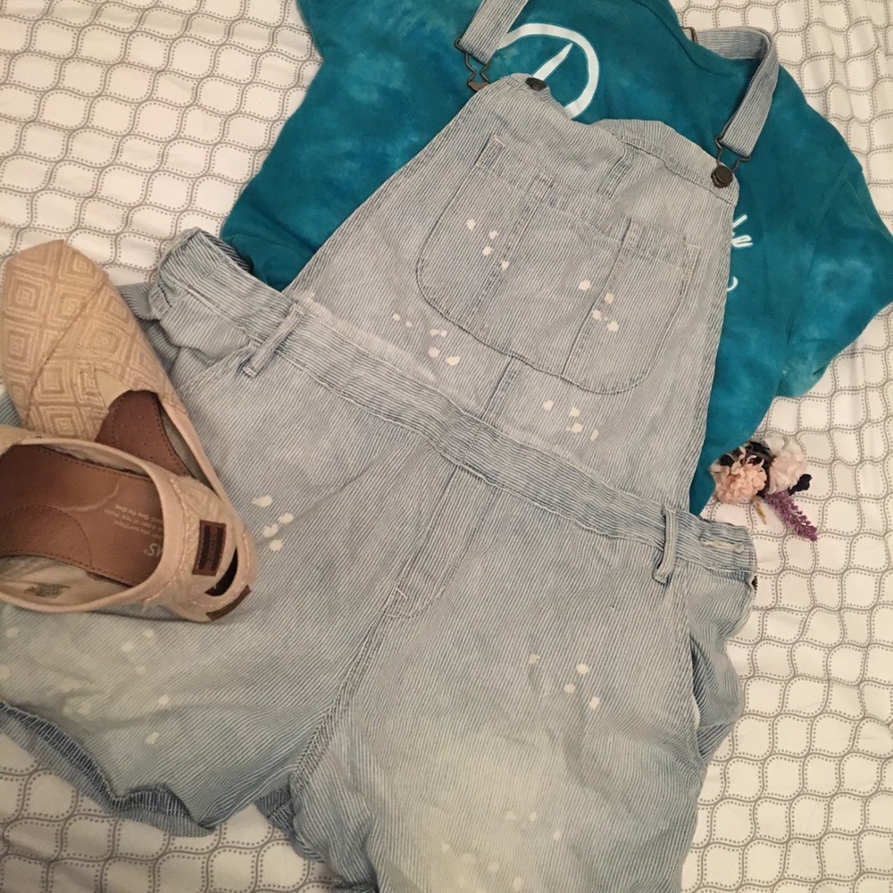 Old navy short overalls ❤️❤️